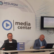 Izvještavanje javnih televizija o javnim skupovima pati od većih ili manjih profesionalnih manjkavosti i nedosljednosti Media Centar Press