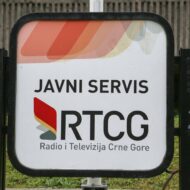 TVCG propustila da na profesionalno kvalitetan način problematizuje javni govor mitropolita Joanikija o četnicima i njihovom komandantu Đurišiću TVCG propustila da na profesionalno kvalitetan način problematizuje javni govor mitropolita Joanikija o četnicima i njihovom komandantu Đurišiću